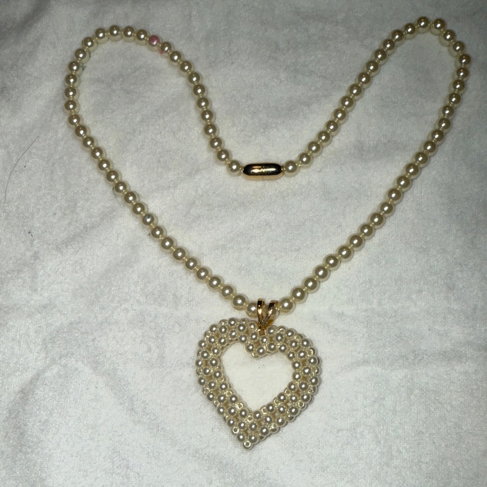 Vintage Heart Faux Pearl Beaded Necklace Beautiful Condition